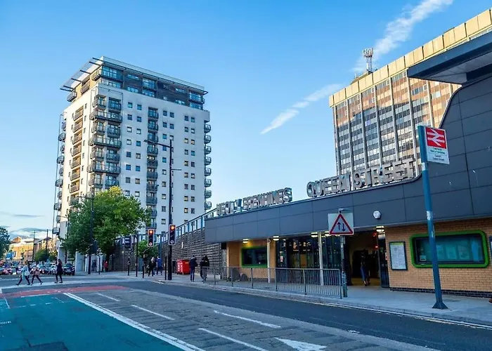 Contemporary City Centre Apartment In The Aspect